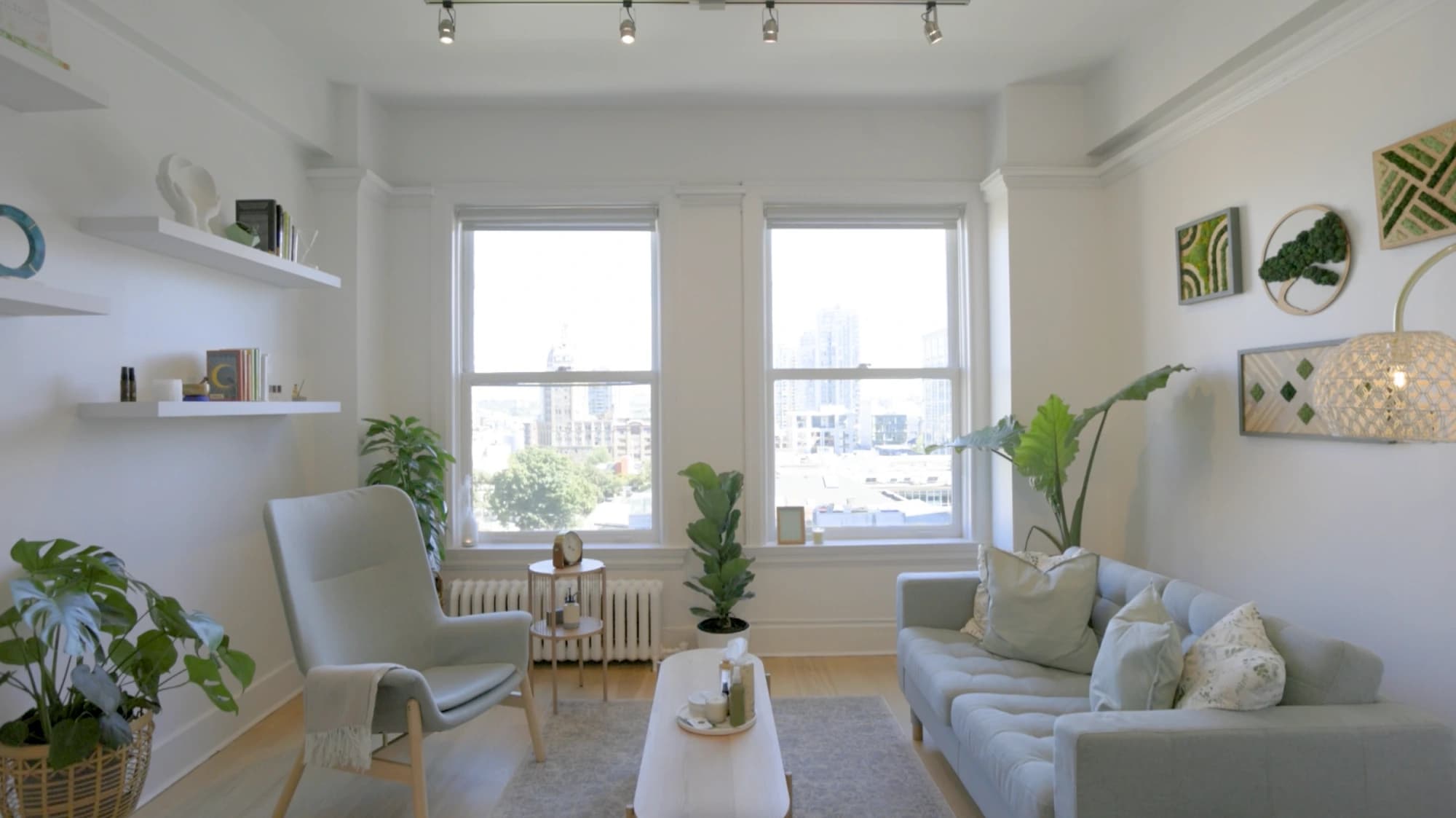Session room with city view