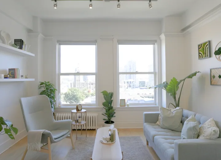 Session room with city view